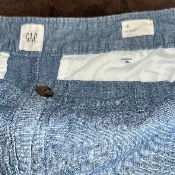 GAP ladies linen style shorts, size 10, 5” short - Picture 3 of 6